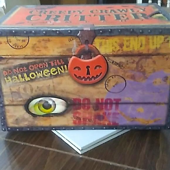 Halloween box filled with all kinds of items mystery items - Picture 1 of 5